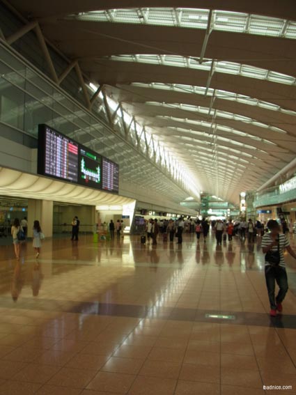 朝の羽田空港