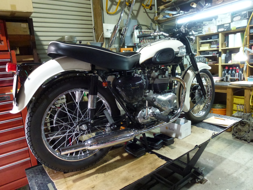 1958 TRIUMPH T110 車検整備 その1 | NUNOBIKI CLASSICS official blog