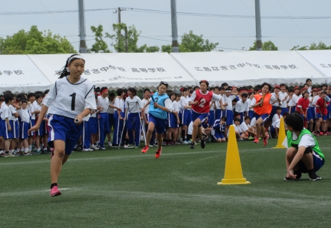 紅白対抗リレー女子.jpg