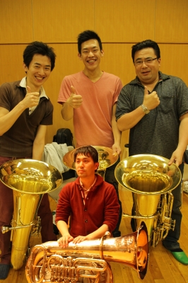 ユーフォニアムのムツです。 第10回定期演奏会まで残りわずかとなりました!! 本日はGS大黒柱、我がバリチューパートを紹介いたします。 バリチューとは ユーフォニアム