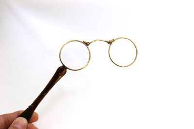 Lorgnette（ローネット）：19世紀の手持ち眼鏡入荷。 | GLOBE SPECS blog