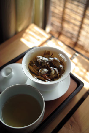 南糯山夏の薫る散茶2012年プーアル茶