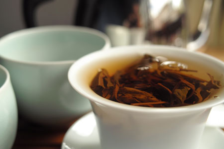 易昌號大漆樹圓茶04年 プーアル茶