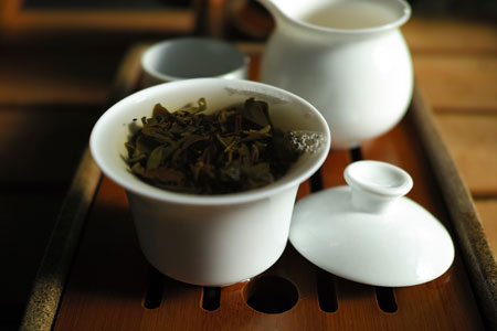 漫撒古樹青餅2013年・黄印プーアル茶