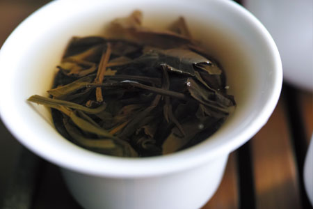 易昌號大漆樹圓茶04年プーアル茶