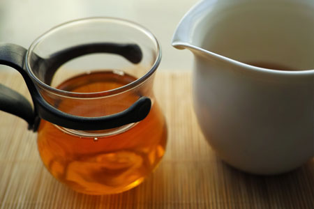 漫撒茶山黄金葉熟餅05年プーアル茶