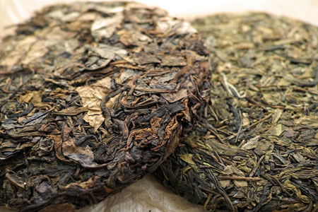 漫撒茶山黄金葉熟餅05年プーアル茶