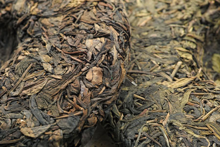 漫撒茶山黄金葉熟餅05年プーアル茶