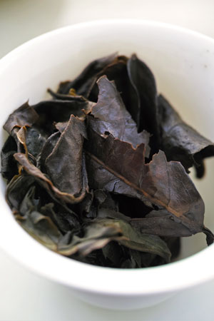 漫撒茶山黄金葉熟餅05年プーアル茶