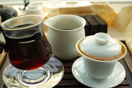 孟庫戎氏竹皮茶磚05年プーアル茶