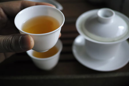 巴達古樹青餅2010年プーアル茶