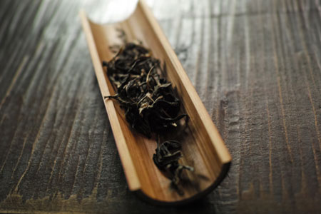 巴達山曼邁寨の散茶2012年プーアル茶