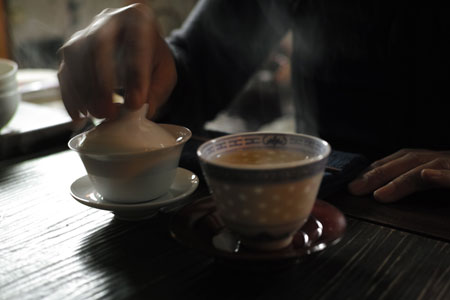 巴達山曼邁寨の散茶2012年プーアル茶