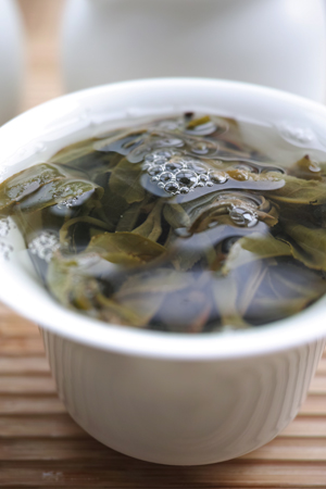 那力山ラフ族の春茶2014年と倚邦古樹春の散茶2014年