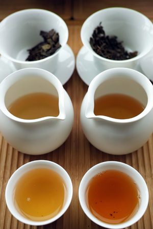 易昌號大漆樹圓茶04年と陳臻號04年