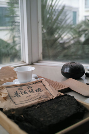 7581荷香茶磚97年プーアル茶