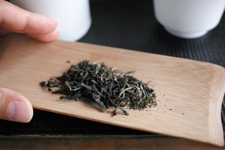 倚邦古樹青餅2014年・明後プーアル茶