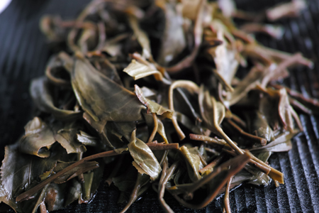 漫撒山一扇磨の散茶2013年プーアル茶