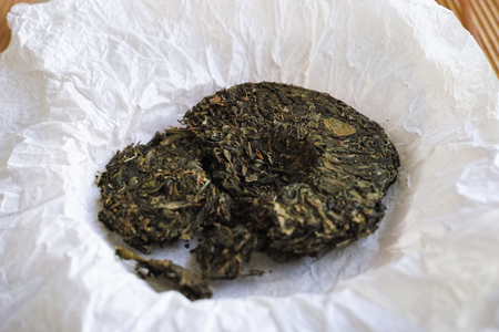 曼松古樹黄片小餅2014年プーアル茶