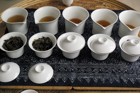 漫撒古樹青餅2013年・青印プーアル茶