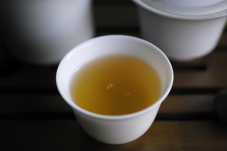 祈享易武青餅2014年プーアル茶