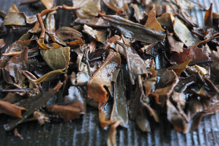 漫撒茶山黄金葉熟餅05年プーアル茶
