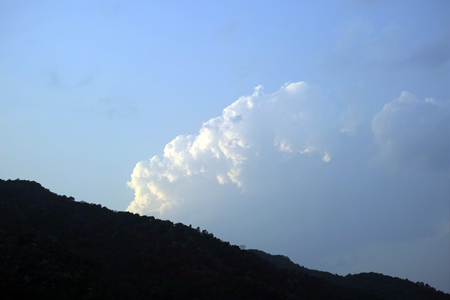 空に雲