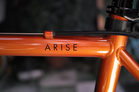 BOMBTRACKのARISE