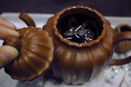 紫砂壺とプーアール茶