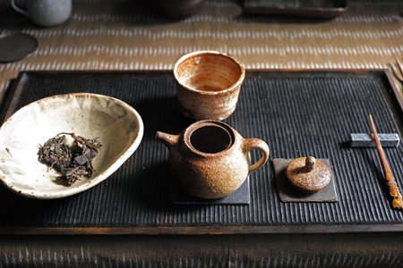 易武古樹青餅2010年の京都熟成