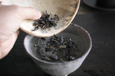 茶葉を落とす