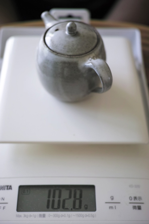 チェコ土の茶壺