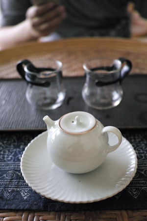 青磁の茶壺