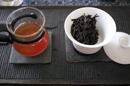 巴達純生青餅2011年泡茶