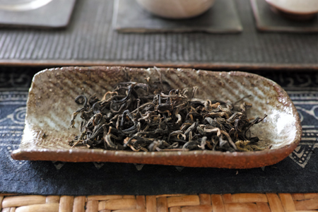 巴達曼邁熟茶2013年をチェコ土の茶則
