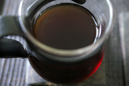温州人の易武古樹熟茶泡茶2