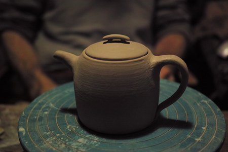 チェコ土の茶壺