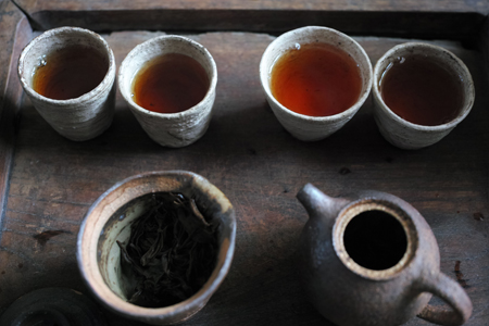 巴達古樹紅餅2010年紅茶