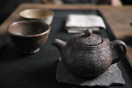 水漏れする茶壺