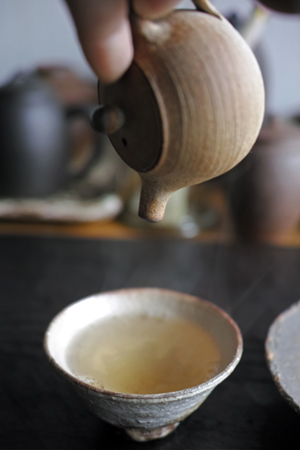 チェコ土の小さな茶壺