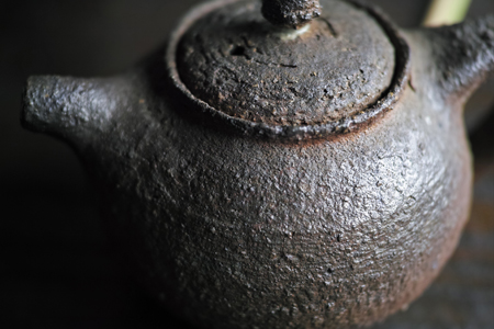 チェコ土の茶壺