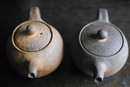 チェコ土の茶壺