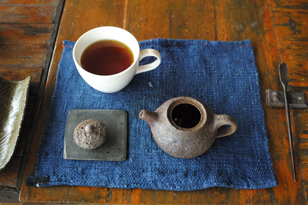 巴達古樹紅餅2010年泡茶