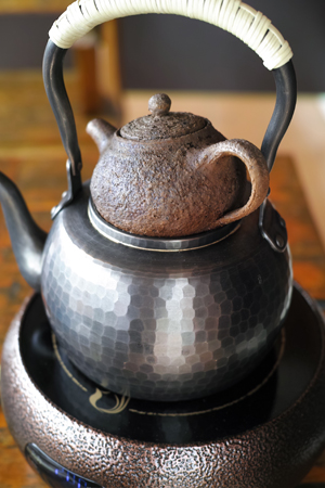 茶葉を火入れする