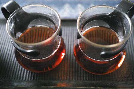 アルコールランプと炭火のお茶の味比べ