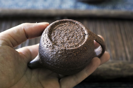 チェコ土の茶壺