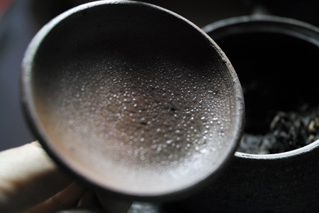 茶葉から出る水分