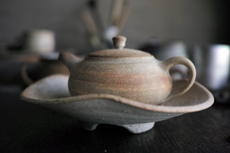 チェコ土の茶壺と皿