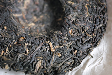 餅面の茶葉