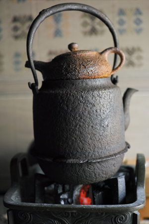 鉄瓶と茶壺